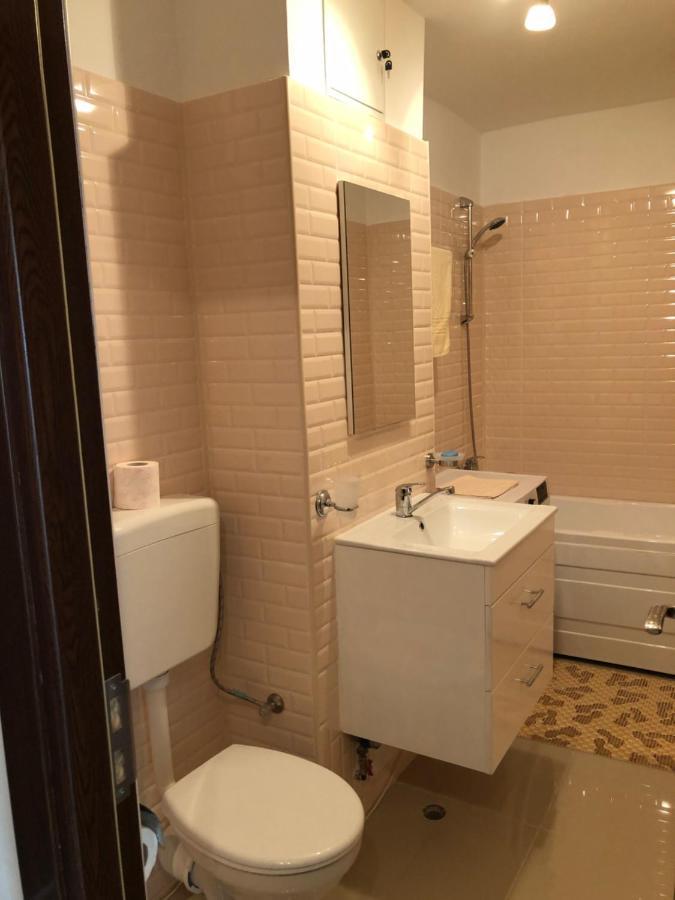 Le Garcon De Cristina-Simple,Quiet,Spacious Studio Bucureşti Exterior foto