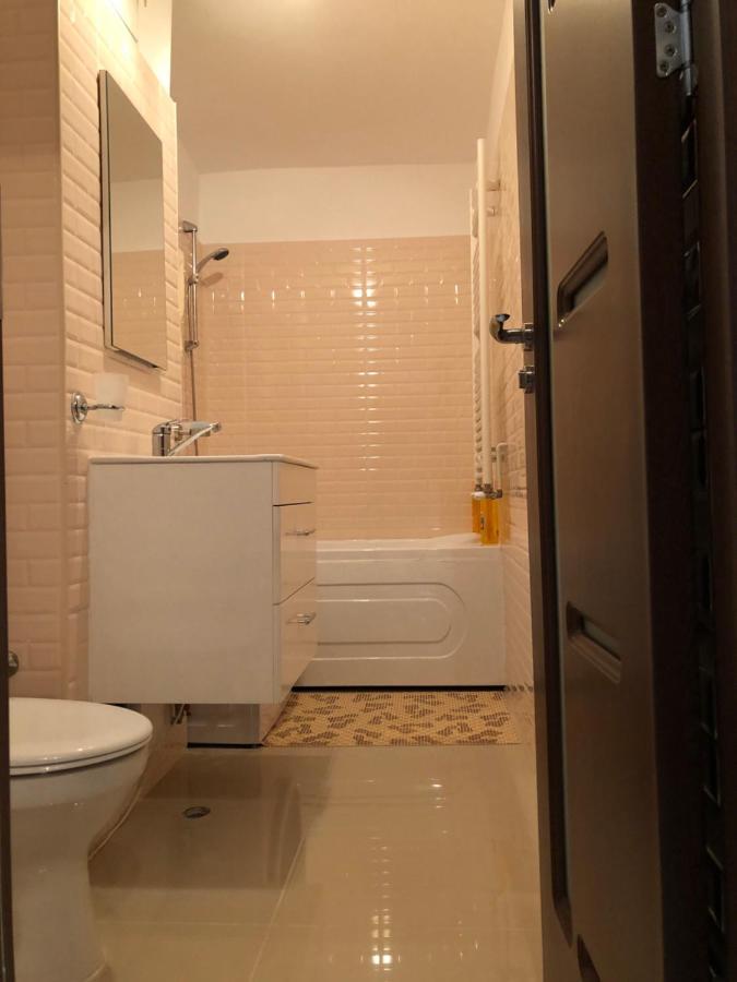 Le Garcon De Cristina-Simple,Quiet,Spacious Studio Bucureşti Exterior foto